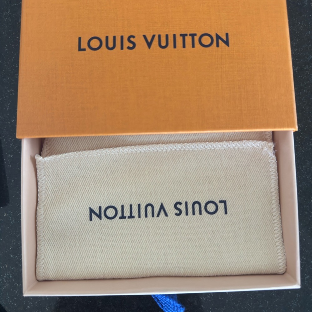 Louis Vuitton Keychain Wallet - Picture 3 of 4